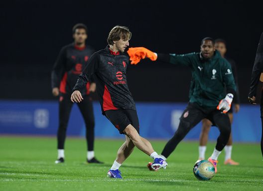 Riyadh, Arabia Saudita - 17 dicembre 2025: Luka Modrić durante l'allenamento col Milan. (Foto di Claudio Villa/AC Milan via Getty Images) Napoli-Milan, dove vedere la semifinale in diretta tv e streaming LIVE- immagine 3