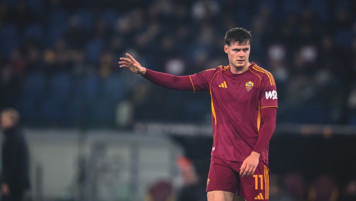 ROME, ITALY - JANUARY 22: Evan Ferguson of AS Roma during the UEFA Europa League 2025/26 League Phase MD7 match between AS Roma and VfB Stuttgart at Stadio Olimpico on January 22, 2026 in Rome, Italy. (Photo by Fabio Rossi/AS Roma via Getty Images) Mercato Bologna – Gli aggiornamenti: piace Evan Ferguson se esce Dallinga- immagine 1