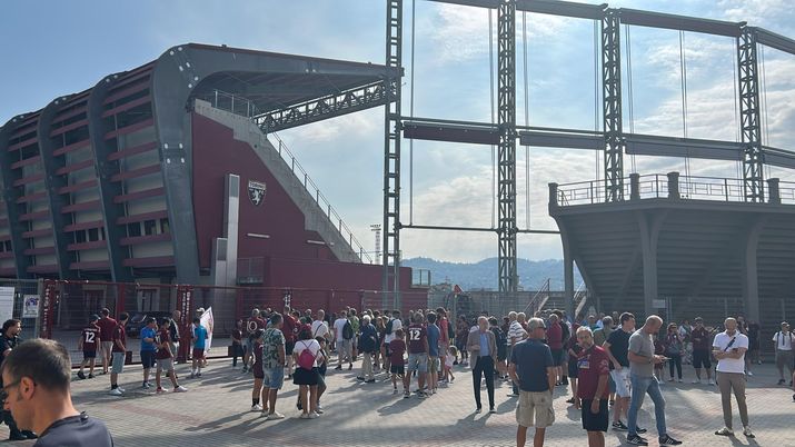 Filadelfia, allenamento a porte aperte: circa 2000 tifosi, si ferma Anjorin - immagine 1