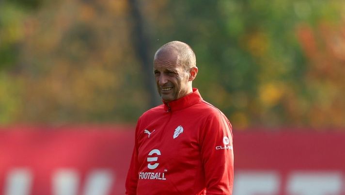 Massimiliano Allegri (allenatore AC Milan), qui durante una seduta di allenamento dei rossoneri a Milanello | Milan News (Getty Images) Atalanta-Milan, probabile formazione: Allegri sorprende? E occhio al recupero di Pulisic