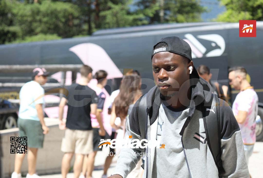 FOTO Palermo, l’arrivo della squadra di Corini in ritiro (GALLERY) - immagine 35