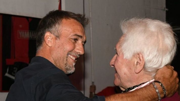 Addio a Jorge Griffa, il “pazzo” che costrinse Batistuta a giocare a calcio Addio a Jorge Griffa, il “pazzo” che costrinse Batistuta a giocare a calcio - immagine 1