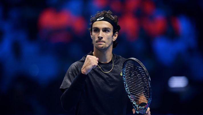TURIN, ITALY - NOVEMBER 11: Lorenzo Musetti of Italy celebrates a point against Alex de Minaur of Australia during the Men's Singles Group Stage match on day three of the Nitto ATP Finals 2025 at Inalpi Arena on November 11, 2025 in Turin, Italy. (Photo by Valerio Pennicino/Getty Images) Tennis, ATP Hong Kong: dove vedere il torneo in streaming gratis e diretta tv - immagine 1