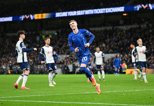 Cole Palmer esulta dopo il gol realizzato contro il Tottenham. (Foto di Shaun Botterill/Getty Images) Newcastle-Chelsea, sfida per un pass in Champions League: il pronostico di DDD- immagine 3
