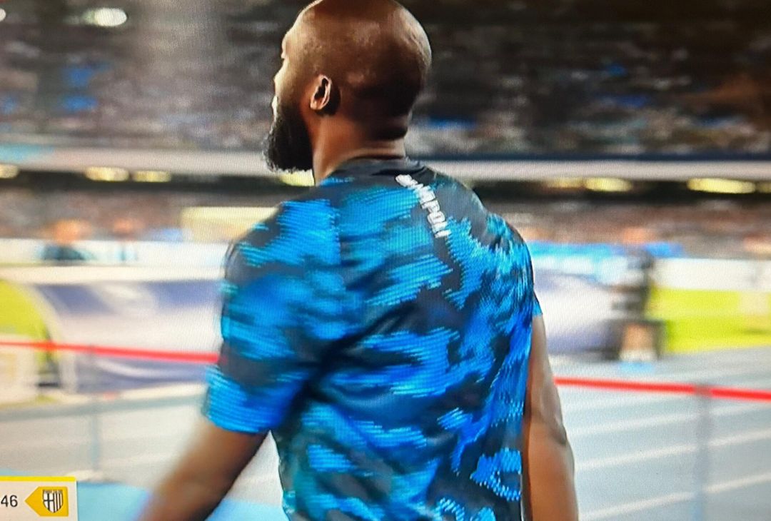 GALLERY Lukaku entra in campo per il riscaldamento e il Maradona esplode - immagine 6