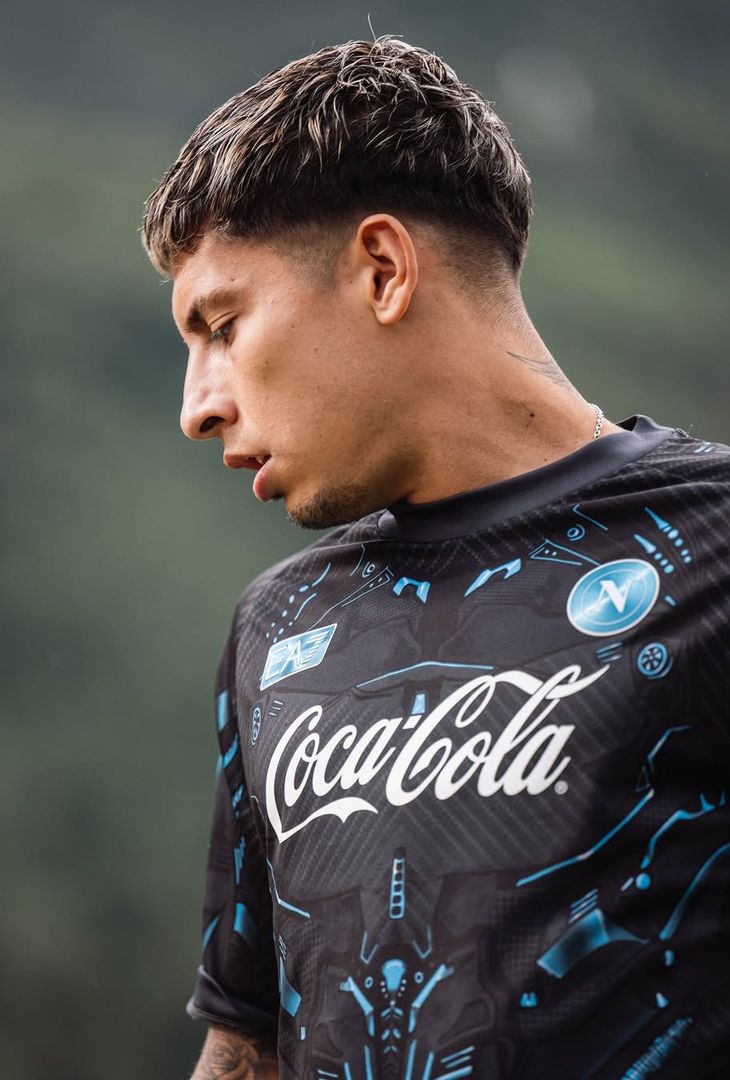 Tutto pronto a Dimaro: gli azzurri in campo per il riscaldamento LA GALLERY - immagine 8