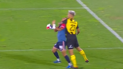 Nacional-Peñarol, Superclásico poco amichevole: Méndez espulso nel finale