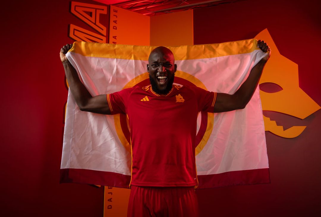 Roma, Lukaku è ufficiale: i primi suggestivi scatti in giallorosso – FOTO GALLERY - immagine 13