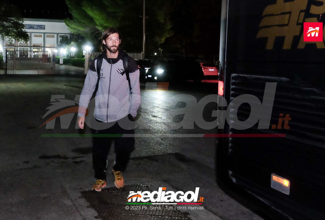 FOTO PALERMO: i rosanero si radunano al parcheggio dell’ippodromo (GALLERY) - immagine 5