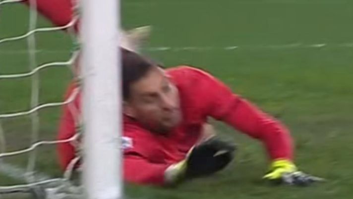 VIDEO Il regalo di Natale di Alex Meret: le grandi parate del numero uno azzurro VIDEO Il regalo di Natale di Alex Meret: le grandi parate del numero uno azzurro - immagine 1