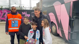 VIDEO Palermo, verso Parma: squadra in partenza dallo Stadio “Renzo Barbera”