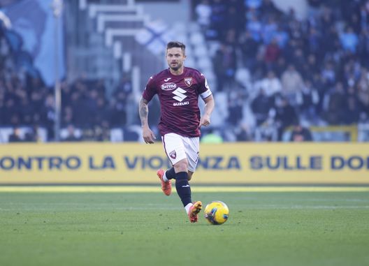 Karol Linetty of Torino FC during the Italian Serie.A, 2024/25 season, football match between Torino FC and SSC Napoli on 01 December 2024 at Stadio Olimpico Grande Torino, Turin Italy. Photo Nderim Kaceli Torino, cambia ancora la gerarchia dei capitani: Vlasic sale, Linetty scende- immagine 3