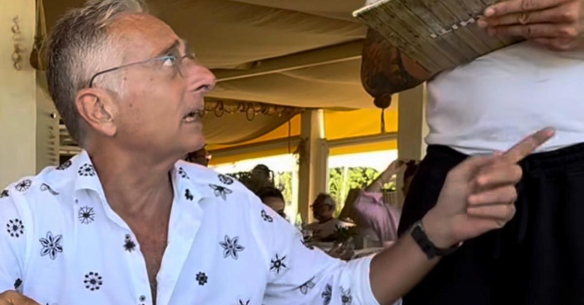 video lo scherzo del figlio a paolo bonolis reazione ripresa nel vlog che palle