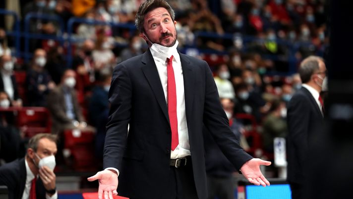 MILAN, ITALY - OCTOBER 21: Gianmarco Pozzecco, Assistant Coach of AX Armani Exchange Milan during the Turkish Airlines EuroLeague Regular Season Round 5 match between AX Armani Exchange Milan and LDLC Asvel Villeurbanne at Mediolanum Forum on October 21, 2021 in Milan, Italy. (Photo by Giuseppe Cottini/Euroleague Basketball via Getty Images) Mondiali di basket, ecco i 12 convocati dell’Italia - immagine 1