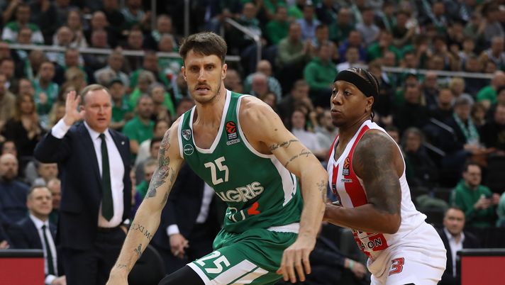 KAUNAS, LITHUANIA - MARCH 16: Achille Polonara, #25 of Zalgiris Kaunas in action during the 2022-23 Turkish Airlines EuroLeague Regular Season Round 29 game between Zalgiris Kaunas and Olympiacos Piraeus at Zalgirio Arena on March 16, 2023 in Kaunas, Lithuania. (Photo by Alius Koroliovas/Euroleague Basketball via Getty Images) Virtus – Polonara vicino, offerto Cacok dal Cska - immagine 1