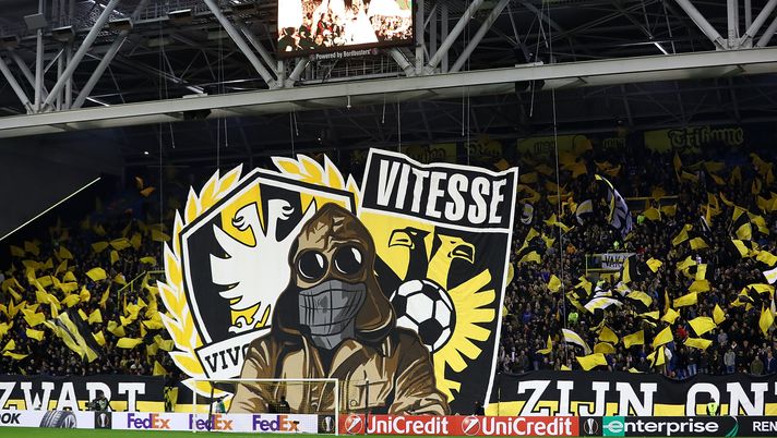 ARNHEM, NETHERLANDS - DECEMBER 07: Vitesse fans cheer in their side during the UEFA Europa League group K match between Vitesse and OGC Nice on December 7, 2017 in Arnhem, Netherlands. (Photo by Dean Mouhtaropoulos/Getty Images) Vitesse
