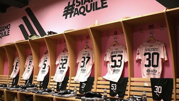 FOTO Palermo-Lecco: le maglie che indosseranno i rosanero al “Renzo Barbera” FOTO Palermo-Lecco: le maglie che indosseranno i rosanero al “Renzo Barbera” - immagine 1