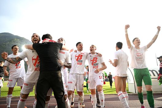I giocatori del Padova festeggiano al termine della partita di Serie C tra Lumezzane e Padova, il 25 aprile 2025 a Lumezzane, Italia ESCLUSIVA – Andreoletti: “La vittoria è del gruppo”, il tecnico che sta rivoluzionando il Padova- immagine 4