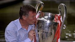 Lo United pensiona Ferguson: guadagnava quasi 2,5 mln all’anno. Cantona: “Scandaloso”