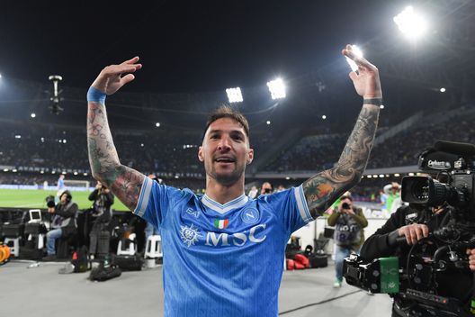 Tra l’estro di Alisson e il lampo di Politano: il Napoli fa all in contro il Milan e sogna in grande- immagine 3