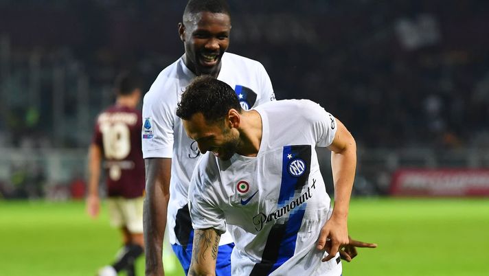 Inter, Calhanoglu esulta ballando. E Cuadrado commenta: “Panita, tra poco…” - immagine 1