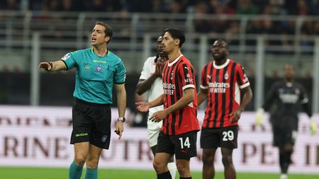 MILAN, ITALY - APRIL 05: Tijjani Reijnders of AC Milan reacts during the Serie A match between AC Milan and Fiorentina at Stadio Giuseppe Meazza on April 05, 2025 in Milan, Italy. (Photo by Claudio Villa/AC Milan via Getty Images)