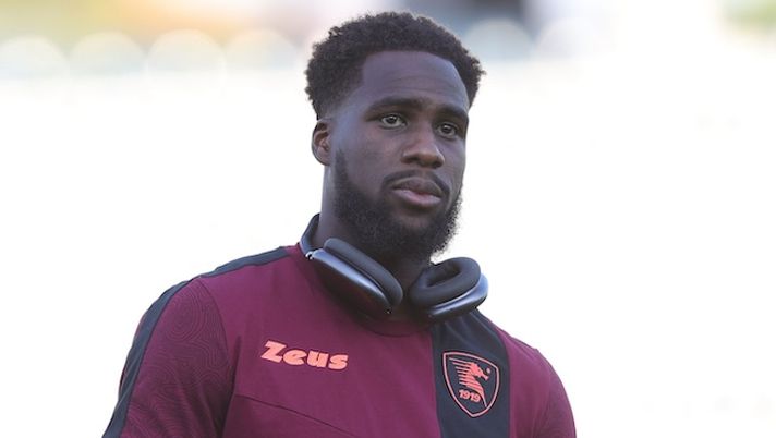 EMPOLI, ITALY - SEPTEMBER 27: Boulaye Dia of US Salernitana looks on during the Serie A TIM match between Empoli FC and US Salernitana at Stadio Carlo Castellani on September 27, 2023 in Empoli, Italy. (Photo by Gabriele Maltinti/Getty Images) NEWS – Kvara, Olivera, Musah, Ferguson, Guendouzi, Immobile, Romagnoli, Dia: le novità - immagine 1