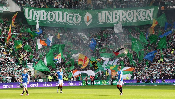 FOTO Lazio-Celtic, il gesto provocatorio dei tifosi scozzesi contro i laziali - immagine 1