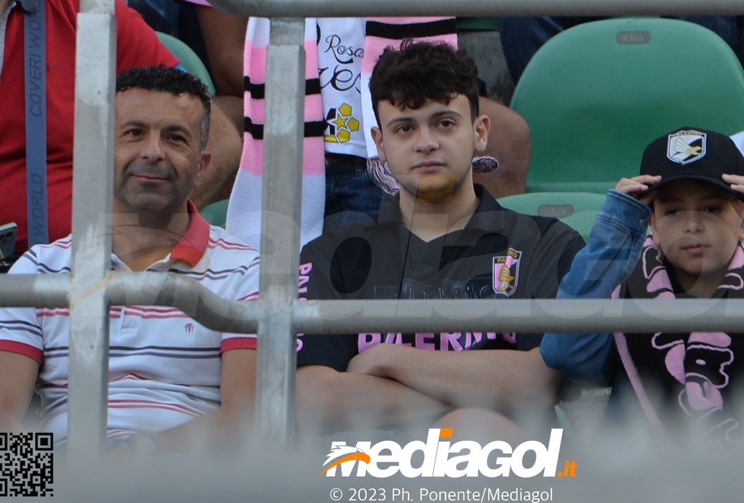 FOTOTIFO Palermo-Lecco, gli scatti ai tifosi al “Renzo Barbera” (GALLERY) - immagine 93