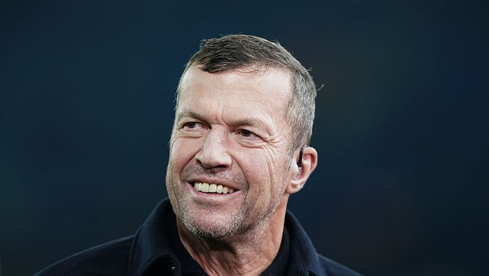 BASILEA, SVIZZERA - 2 OTTOBRE: L'ex calciatore della Germania Lothar Matthaus durante un'intervista prima della partita della Fase 2 della UEFA Europa League 2025/26 tra FC Basel 1893 e VfB Stuttgart allo St. Jakob-Park il 2 ottobre 2025 a Basilea, Svizzera. (Foto di Daniela Porcelli/Getty Images) Matthaus Maradona