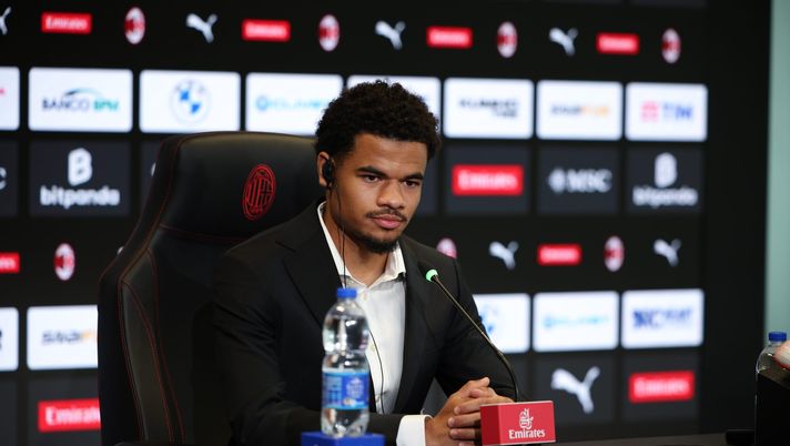 zachary-athekame-conferenza-stampa-presentazione-casa-milan-tv-news-dichiarazioni-foto-frasi-parole