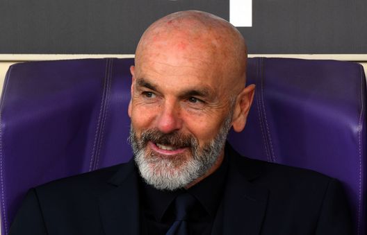 Stefano Pioli, allenatore dell’ACF Fiorentina, osserva il campo durante la partita di Serie A tra ACF Fiorentina e Frosinone Calcio allo Stadio Artemio Franchi il 7 aprile 2019 a Firenze, Italia. (Foto di Alessandro Sabattini/Getty Images) Fiorentina, Pioli: “Ho visto che Allegri non ci ha messo tra le candidate alla Champions”- immagine 5