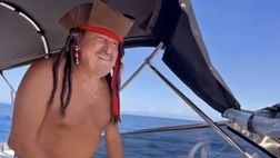 Tommy Starace show: in barca in versione capitan Jack Sparrow!