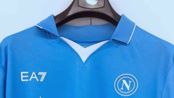 Da Lobotka a Buongiorno, il Napoli svela le divise per il match con il Bologna