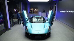 Il rombo di Maserati risuona nel cuore viola: Car Village svela il nuovo showroom