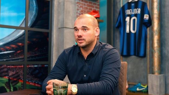 FA Cup, Sneijder: “Spero che lo United perda 5-0 il derby in finale col City”- immagine 2