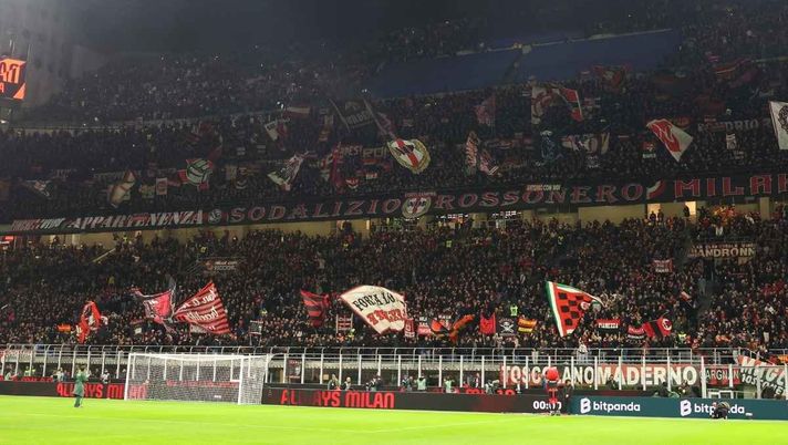 I tifosi della Curva Sud del Milan | AC Milan News (foto Getty Images) Biglietti Milan-Udinese, comincia la vendita: ecco le info necessarie