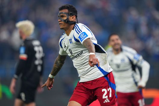 Davie Selke dopo un gol (Photo by Alex Bierens de Haan/Getty Images) L’attaccante Davie Selke e la moglie Evelyn non ne possono più: 4 furti in due mesi- immagine 3