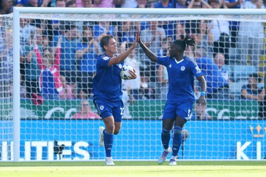 LEICESTER, ENGLAND - AUGUST 10 (Photo by Carl Recine/Getty Images) Caleb Okoli, obiettivo Milan