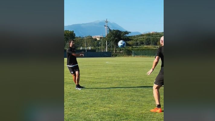 VIDEO Palermo, sfida di palleggi tra i difensori rosanero Lucioni e Ceccaroni  Palermo