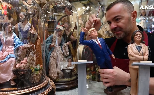 Ansa Napoli, il faccia a faccia Harris-Trump finisce sul… presepe - immagine 1