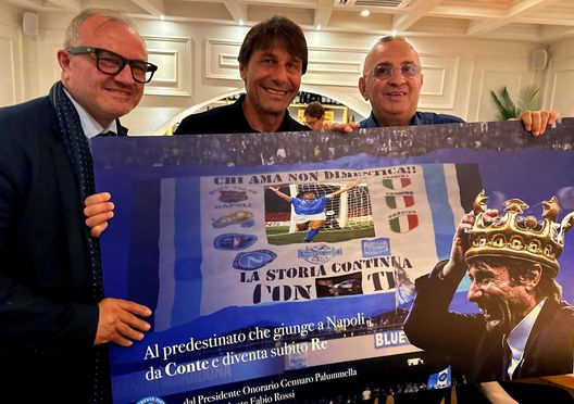 Cena d'addio a Pozzuoli e regalo al mister dall'ex capo ultras Conte Montuori