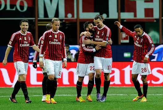 MILAN, ITALY - JANUARY 29: Antonio Nocerino #22 and Zlatan Ibrahimovic #11 of AC Milan celebrates scoring the second goal during the Serie A match between AC Milan and Cagliari Calcio at Stadio Giuseppe Meazza on January 29, 2012 in Milan, Italy. (Photo by Claudio Villa/Getty Images)