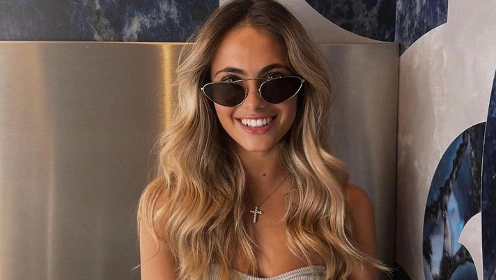 Nuovo tatuaggio sexy per Giulia Pastore, i fan: “Allora è vero che non sta più con Sandro Tonali” - immagine 1