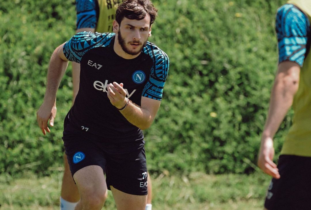 Il Napoli si prepara alla sfida contro il Lecce: gli scatti dell'allenamento