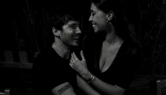 belen e stefano de martino sorridono