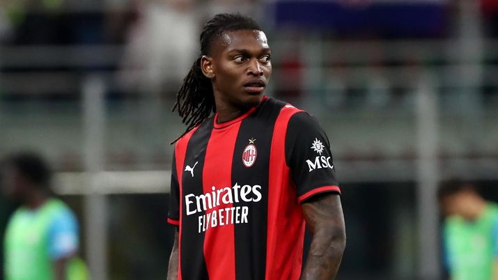Rafael Leão, attaccante AC Milan, potrebbe lasciare i rossoneri nel calciomercato estivo 2026