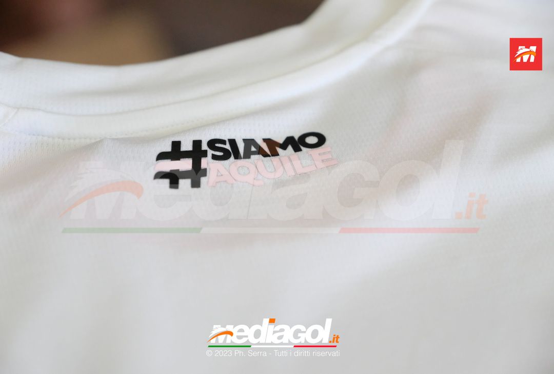 FOTO Palermo, inizia la vendita della seconda e terza maglia Puma 2023/2024 (Gallery) - immagine 22