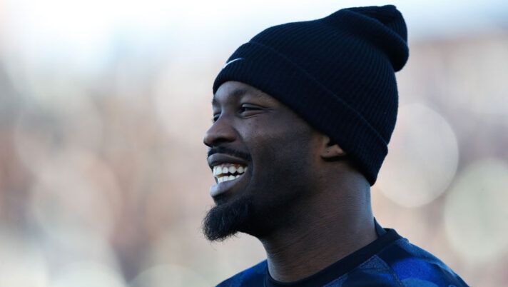 VENICE, ITALY - JANUARY 12: Marcus Thuram of FC Internazionale during the warm up before the Serie A match between Venezia and FC Internazionale at Stadio Pier Luigi Penzo on January 12, 2025 in Venice, Italy. (Photo by Timothy Rogers/Getty Images) ULTIM’ORA – Inter, Thuram è tornato oggi in gruppo: ecco il piano per il Napoli - immagine 1