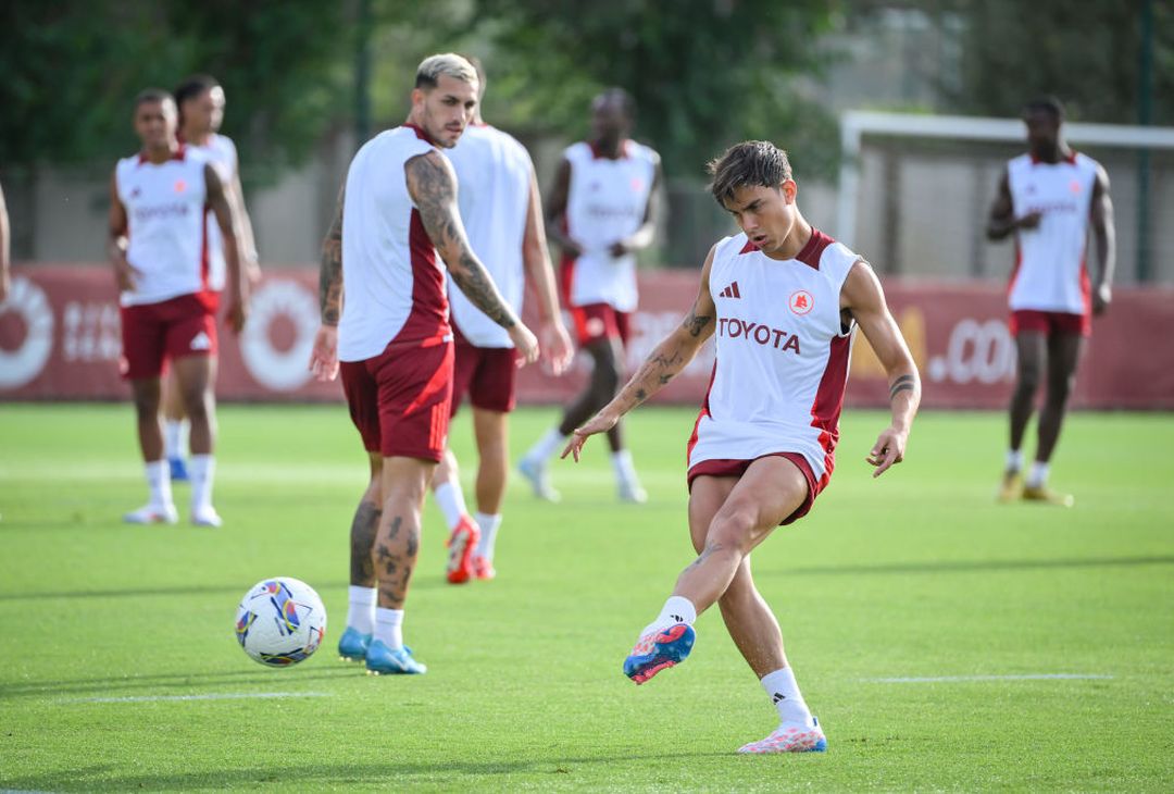 Roma, rifinitura a Trigoria alla vigilia di Cagliari: c’è Dybala – FOTO GALLERY - immagine 7